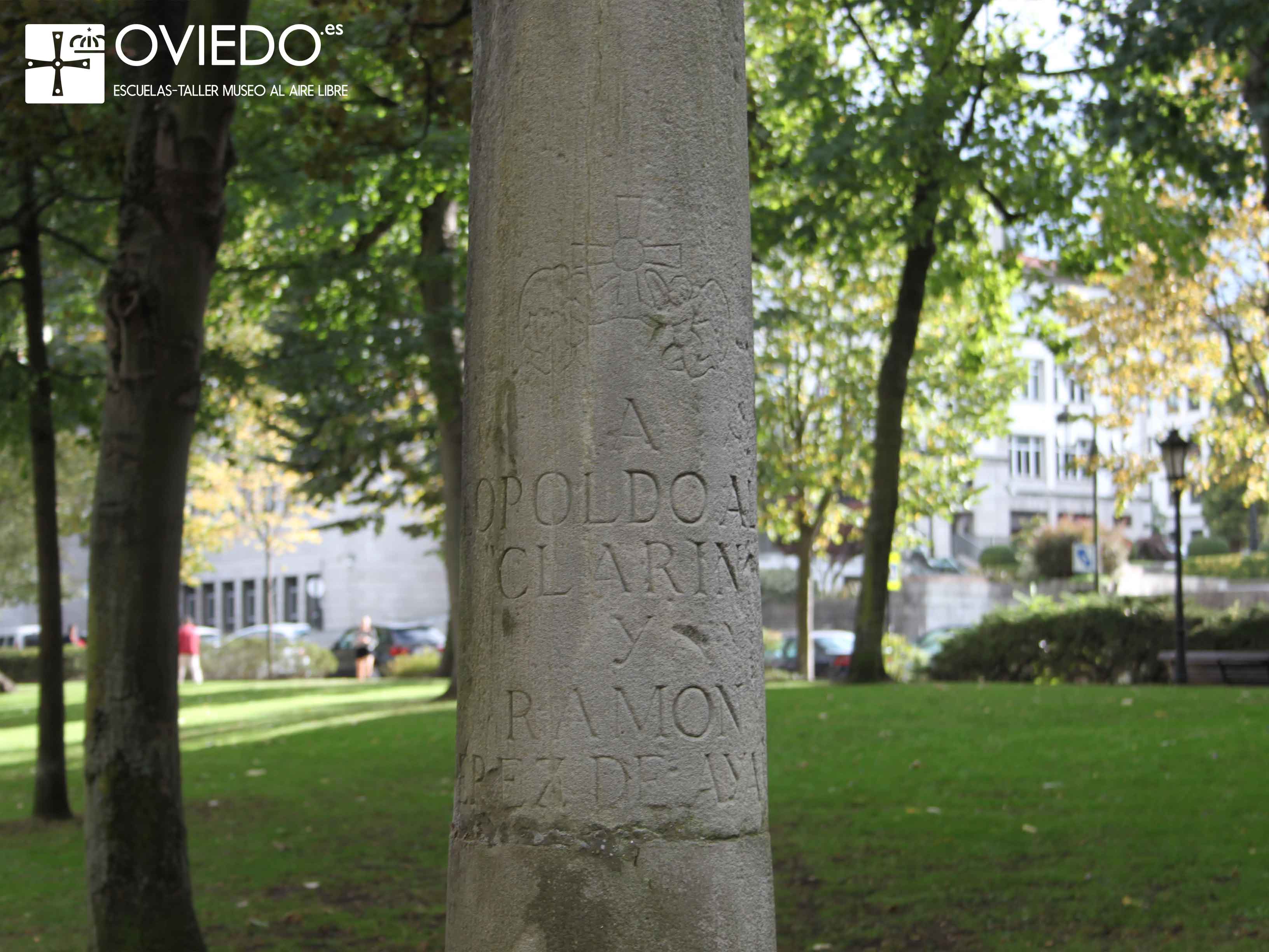 Escultura Homenaje a Clarín y a Pérez de Ayala